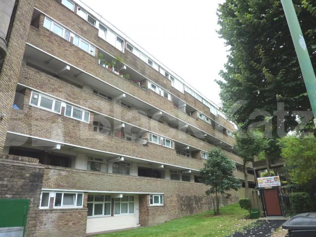 			NEW INSTRUCTION!, 3 Bedroom, 1 bath, 1 reception Flat			 New Orleans Walk, ARCHWAY